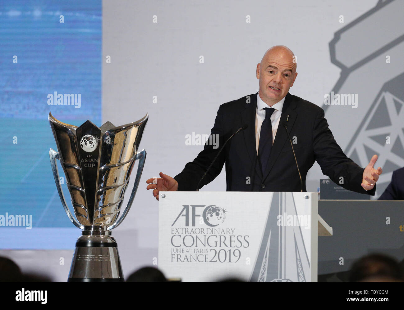 Paris, Frankreich. 04 Juni, 2019. FIFA-Präsident Gianni Infantino macht eine Adresse in der AFC Der außerordentliche Kongress in Paris, Frankreich, 4. Juni 2019. China war als Gastgeber des AFC Asian Cup 2023 bestätigt. Quelle: Xinhua/Alamy leben Nachrichten Stockfoto