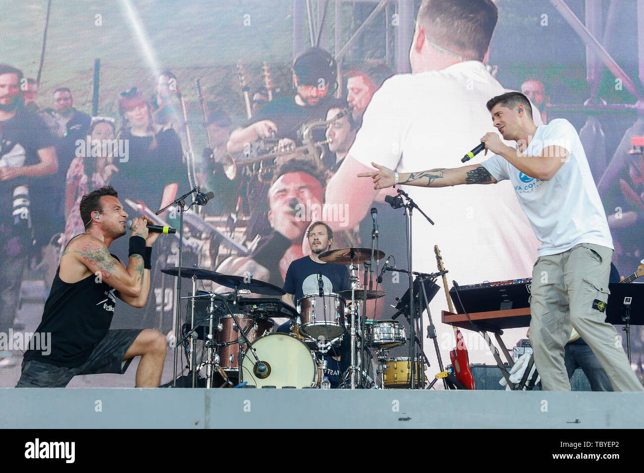 Berlin Deutschland 01 Juni 2019 01 06 2019 Berlin Dag Alexis Kopplin L Und Beatzarre Der Band Sdp An Der Nachstenliebe Konzert Stehend Sind Frieden X Frieden Unter Dem Motto Ihre Stimme Fur Kinder 2019