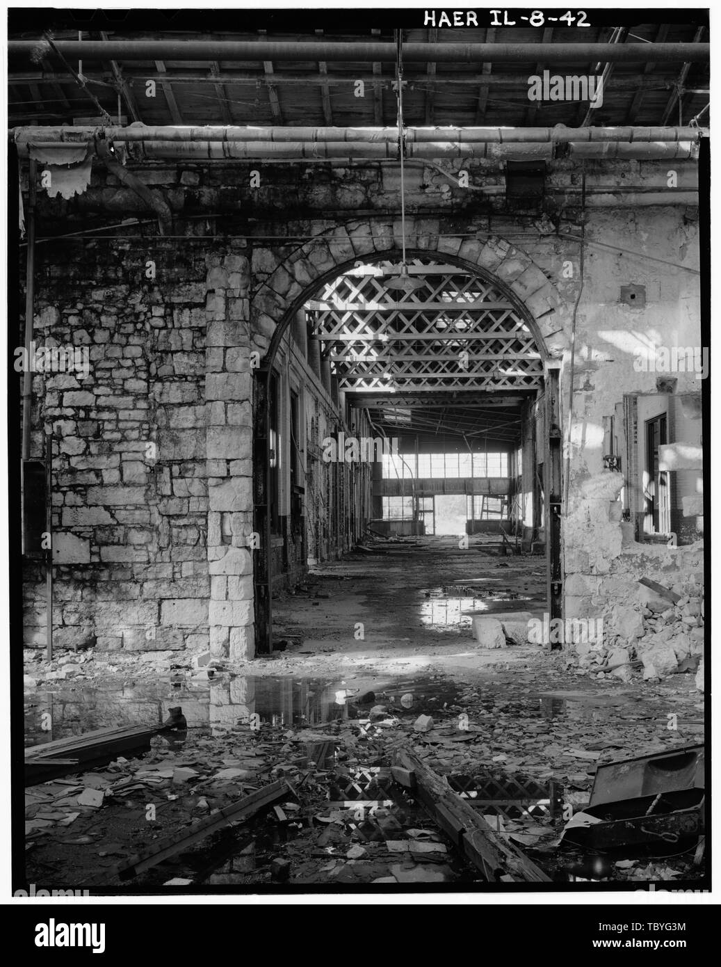 Maschinenhalle A, Interior Detail von Lok Tür zum Flur und Rad bucht Chicago, Burlington und Quincy Railroad, Roundhouse und Geschäfte, Broadway und Spring Street, Aurora, Kane County, IL Stockfoto