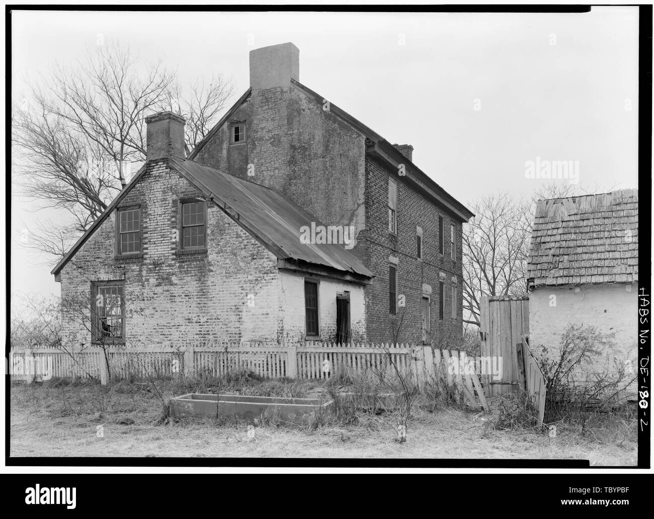 Norden (hinten) Fassade Allee Haus, angrenzende Bombay Haken Wildlife Refuge, Smyrna, Kent County, DE Stockfoto