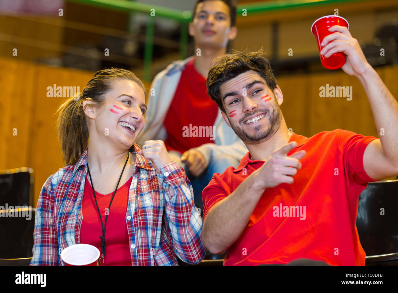 Gerne spanische Fußball-Fans Stockfoto