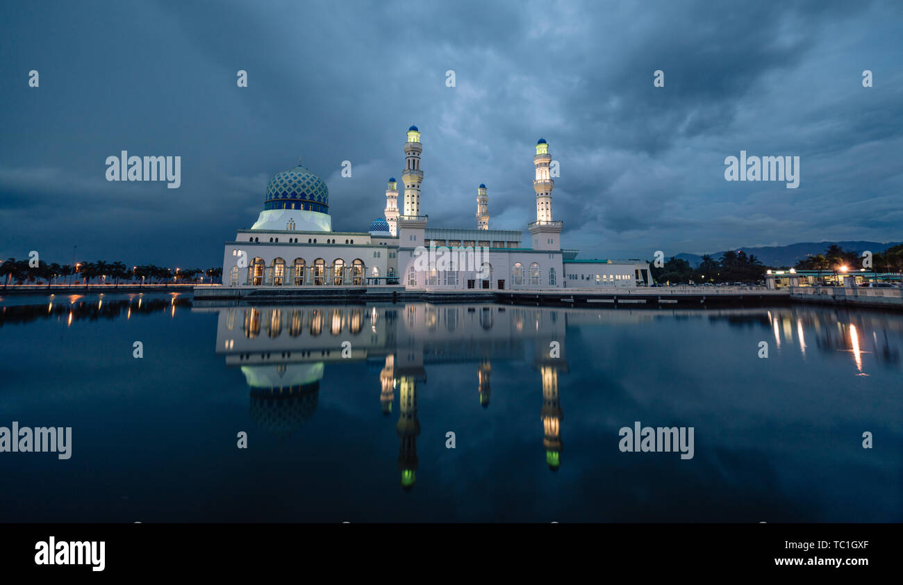 Sabah Wasser Moschee Stockfoto