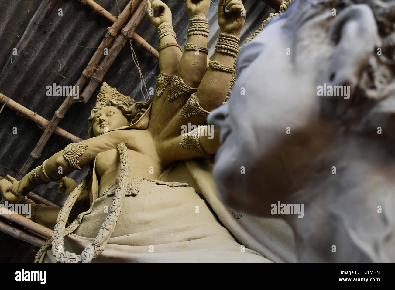 Lehm-Idol von Durga in der Herstellung Stockfoto