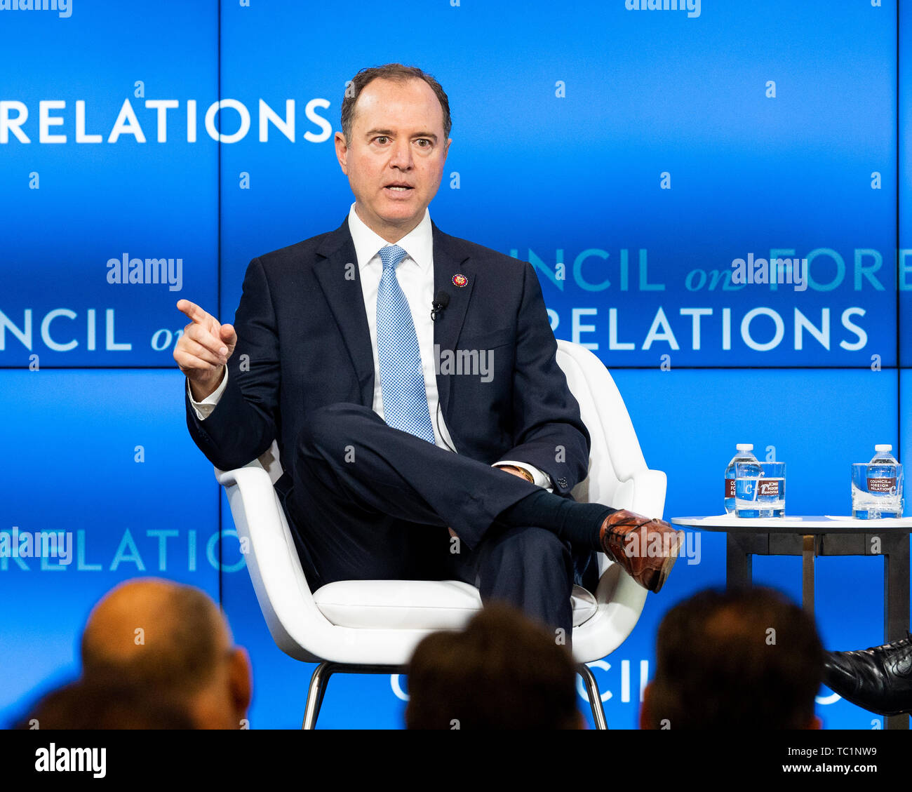 Us-Vertreter Adam Schiff (D-CA) spricht während des Rates für auswärtige Beziehungen in Washington, DC. Stockfoto