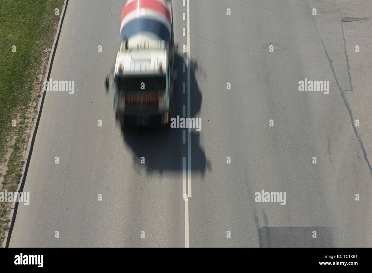 Drone Ansicht von Oben auf der Autobahn Stockfoto