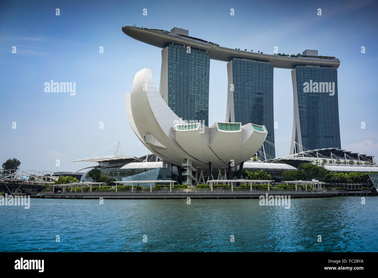 Marina Bay Sands Hotel und die Kunst Science Museum in Singapur Stockfoto