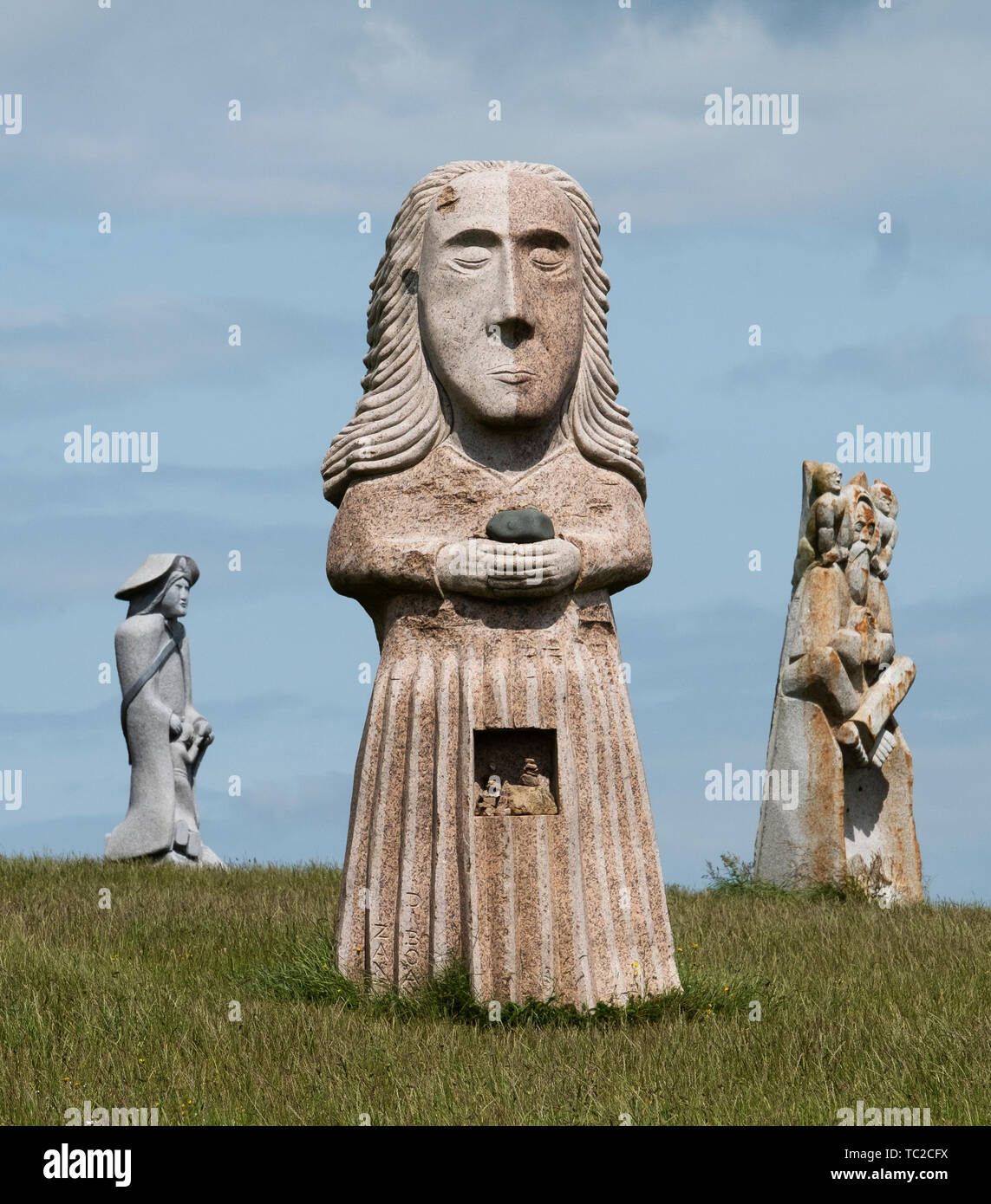 St Diboan Granit Skulptur an das Tal der Heiligen, Quenequillec, Bretagne, Frankreich. Stockfoto