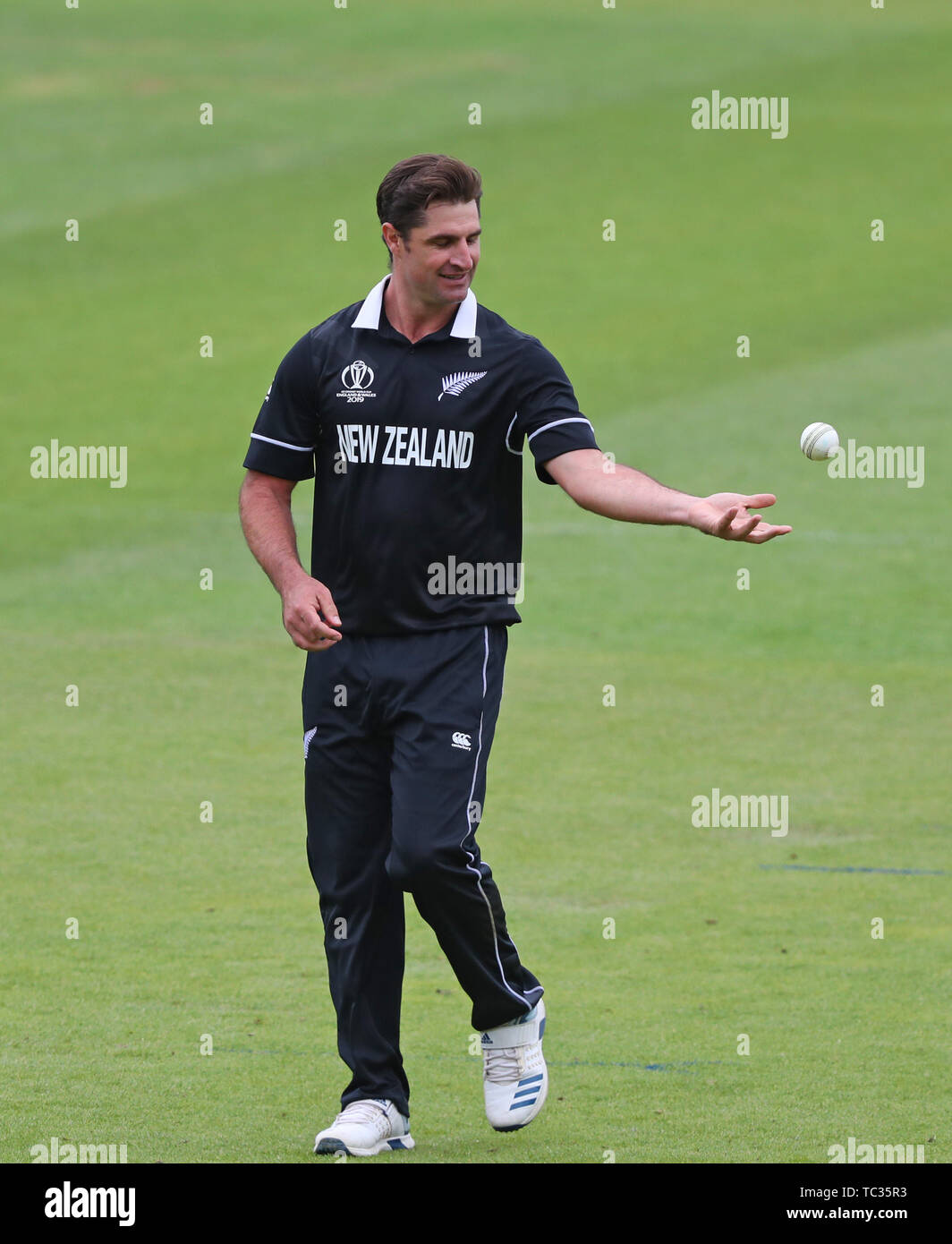 LONDON, ENGLAND. 05. JUNI 2019: Colin de Grandhomme von Neuseeland während der Bangladesh v Neuseeland, ICC Cricket World Cup match, am Kia Oval, London, England. Quelle: European Sports Fotografische Agentur/Alamy leben Nachrichten Stockfoto