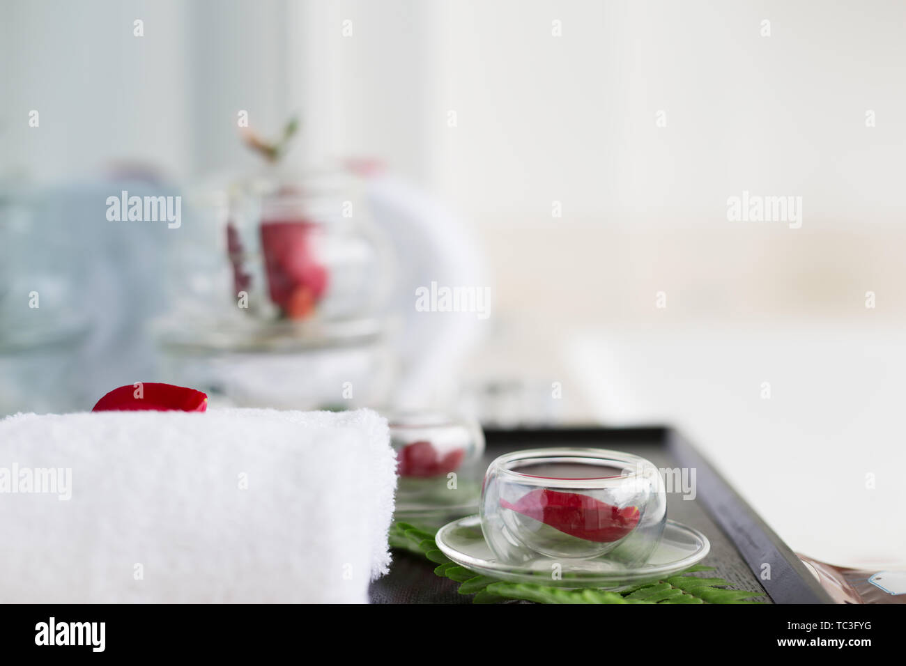 Innenraum der Spa mit Badewanne Stockfoto