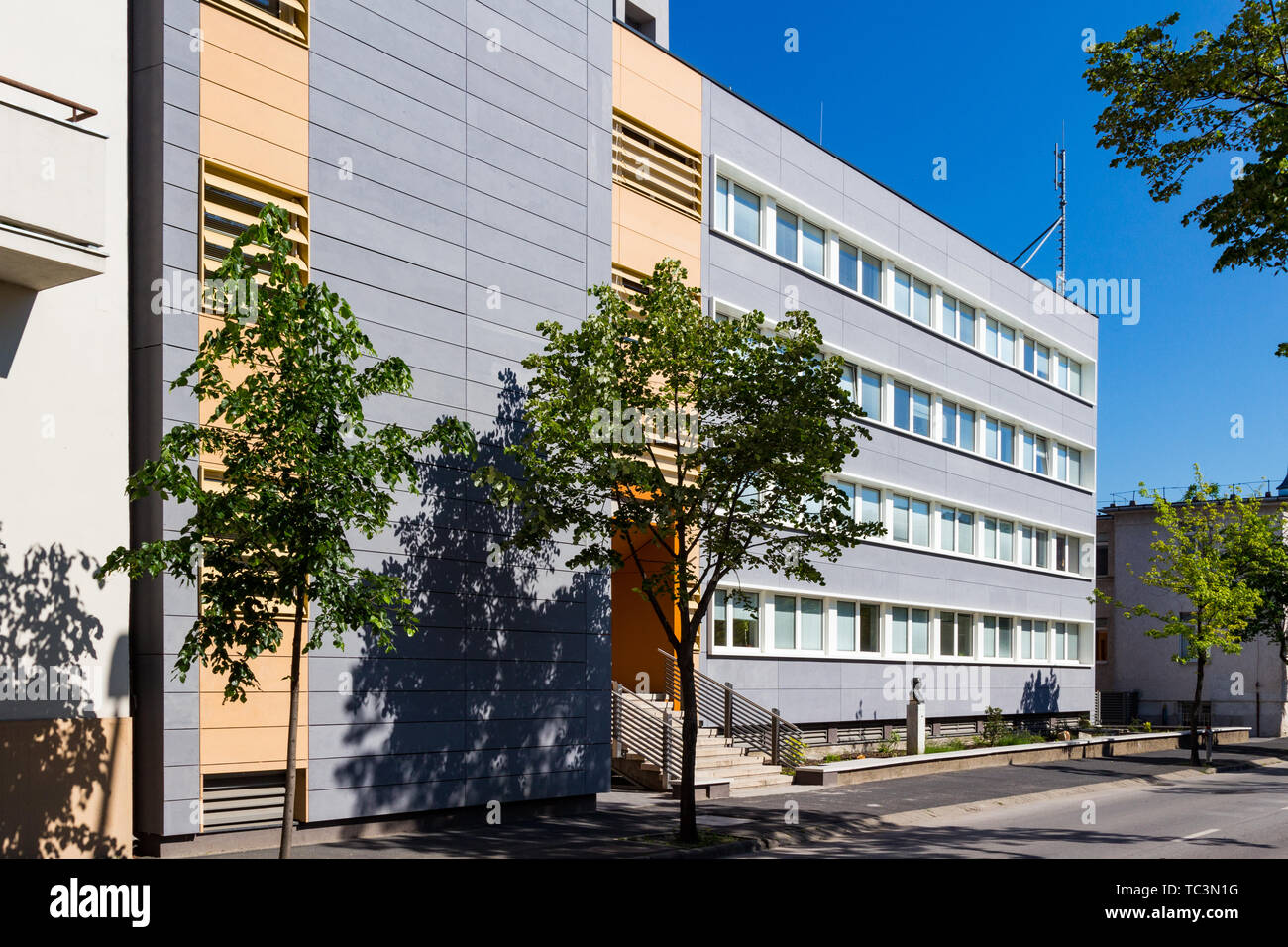 Modernes Gebäude der Geodätischen und Geophysikalischen Institut der Ungarischen Akademie der Wissenschaften, Sopron, Ungarn Stockfoto