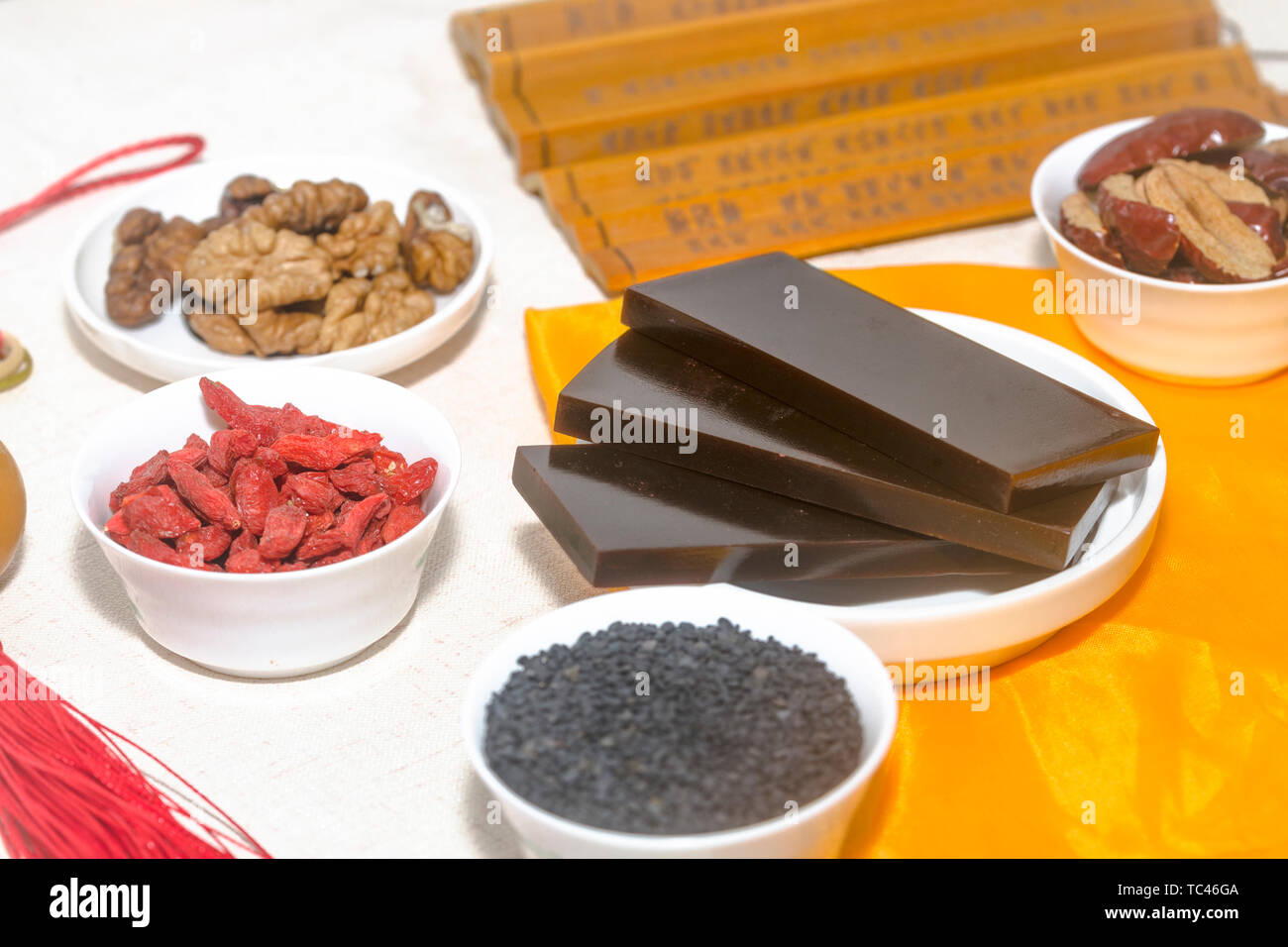 Gao Gu Yuan salbe Rohstoffe, traditionelle Blut Auffüllung Arzneimittel Mahlzeit chinesische Arzneimittel Materialien. Stockfoto