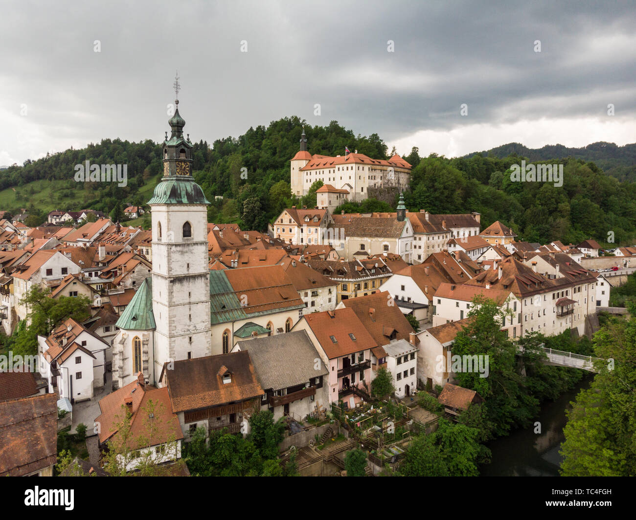 Mittelalterliche Burg in der Altstadt von Skofja Loka, Slowenien Stockfoto