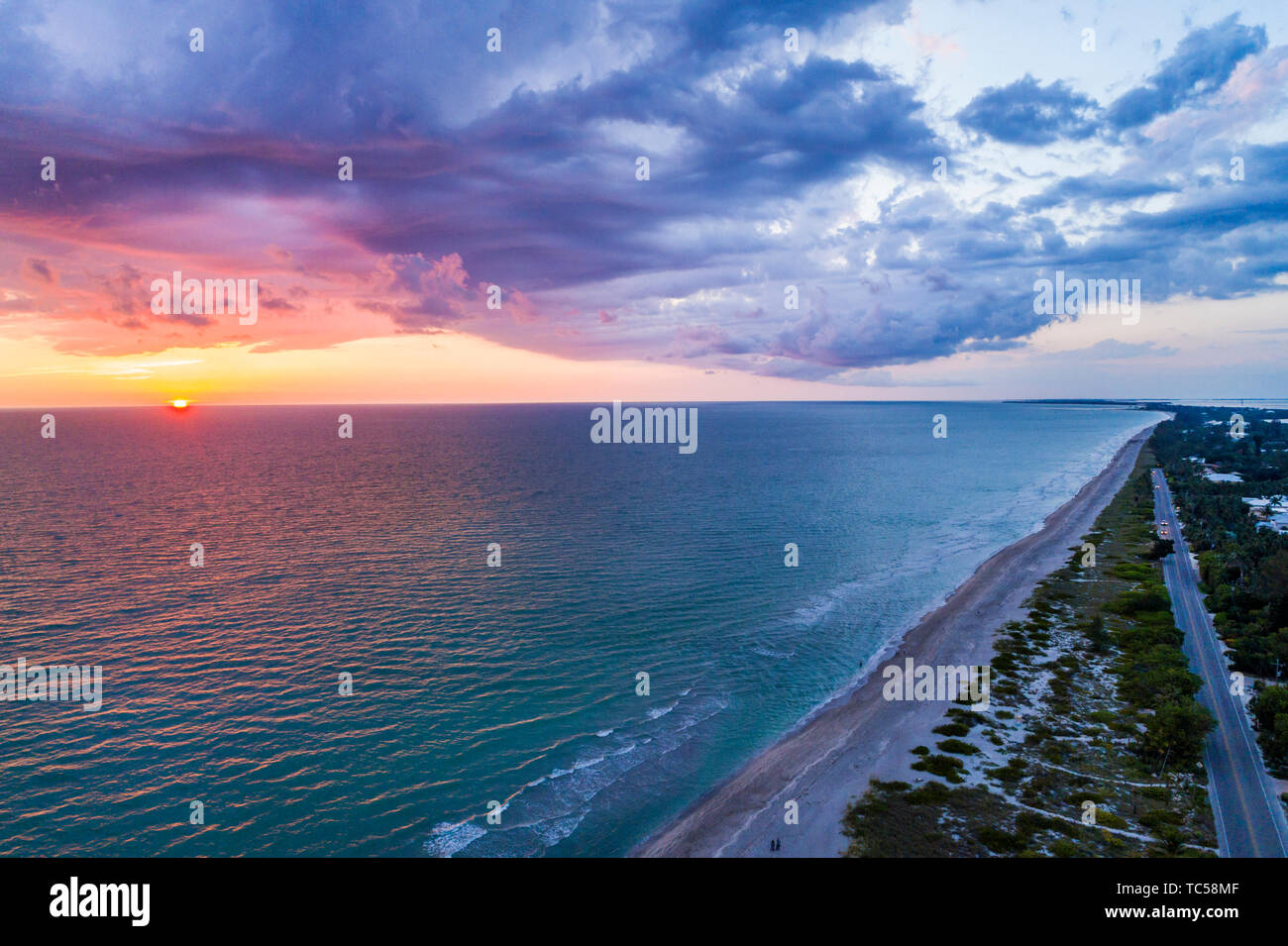 Captiva Island Florida, Golf von Mexiko Strand Strände Sonnenuntergang Wolken Wasser Himmel, Luftaufnahme aus der Vogelperspektive oben, Besucher reisen Reise Tour touri Stockfoto