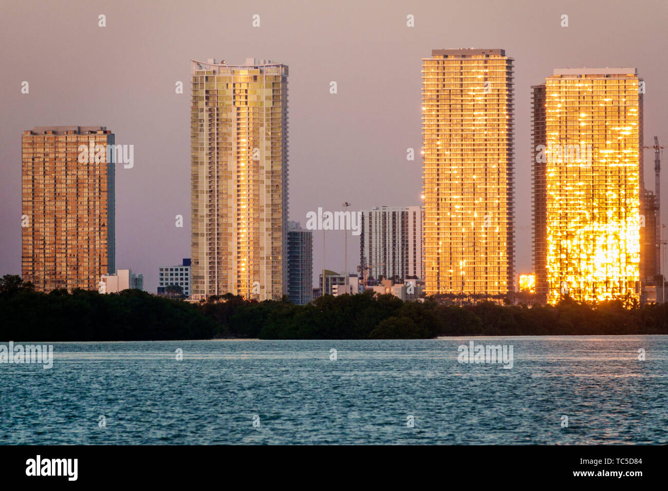 Miami Florida, Edgewater, Biscayne Bay, Hochhaus Wolkenkratzer Gebäude Luxus Wohngebäude, Eigentumswohnung Wohnapartments Stockfoto