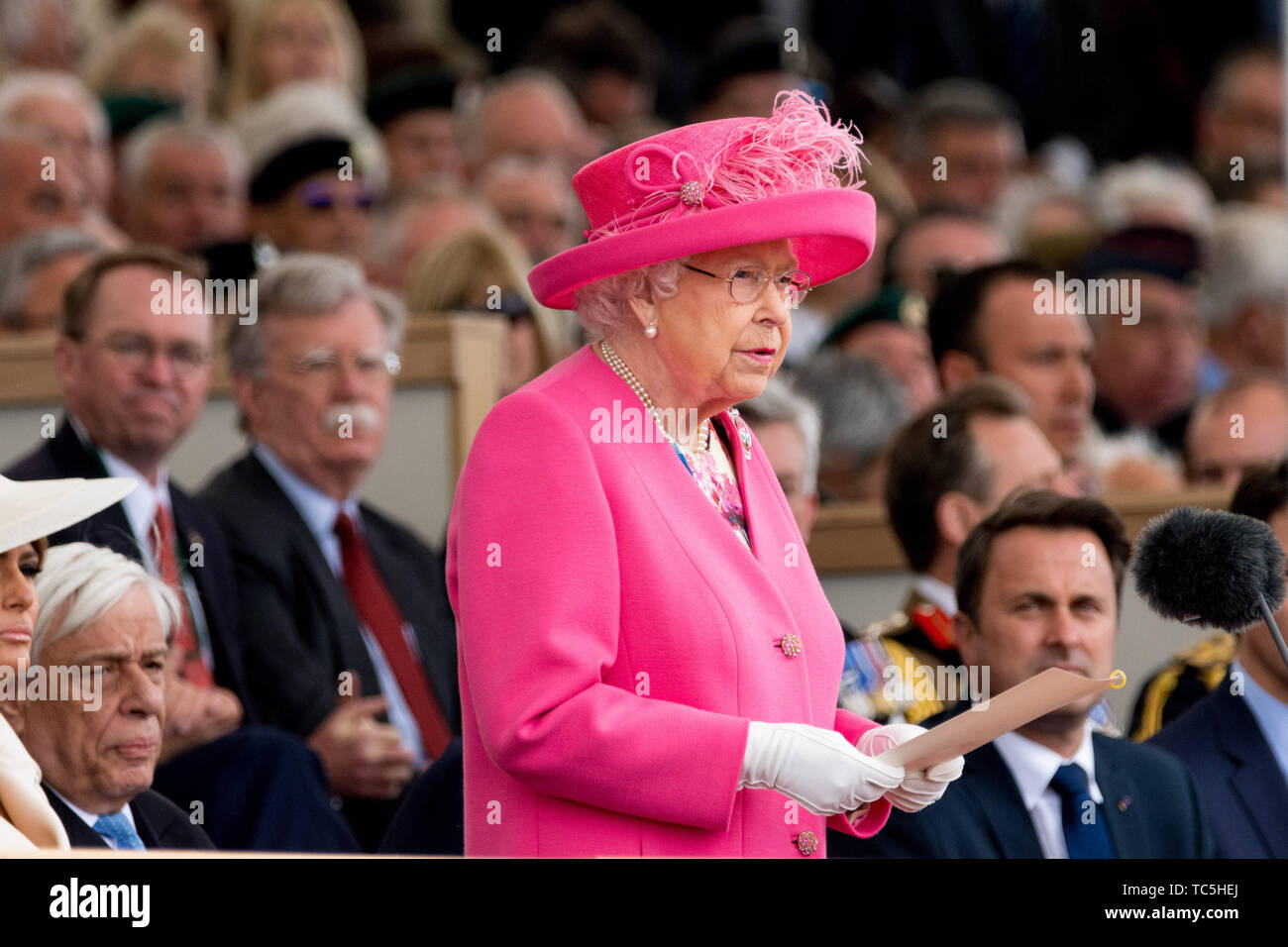 Führer der Welt einschließlich Königin Elizabeth II und Präsident Donald Trump aus Großbritannien, den USA und Europa sehen Sie die D-Tag 75 nationale Veranstaltung in Portsmouth, Großbritannien. Stockfoto