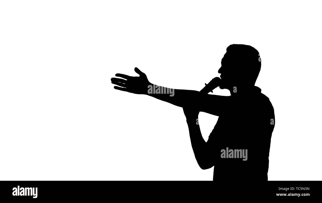 Menschen sprechen in das Mikrofon auf weißem Hintergrund Stockfoto