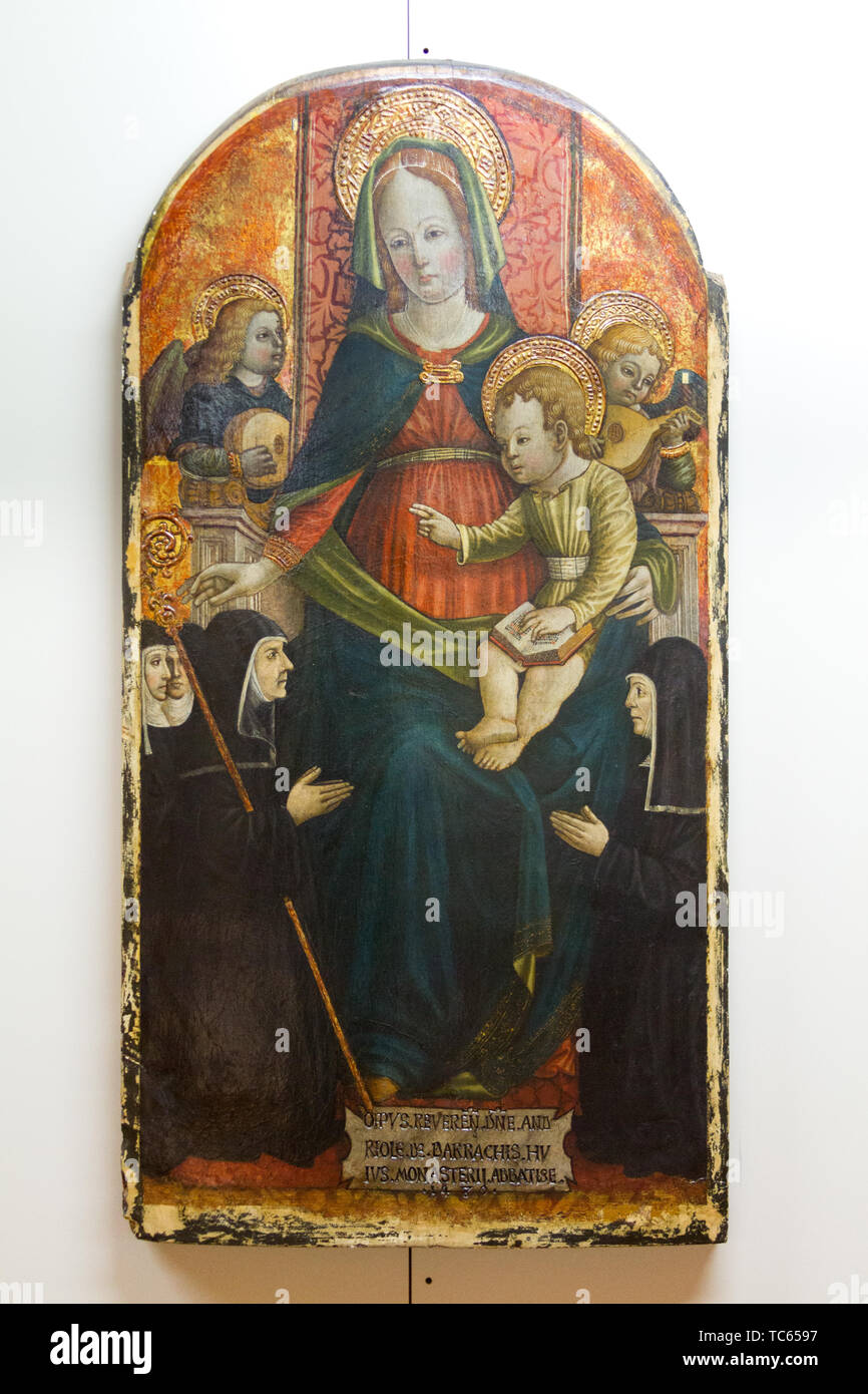 Die Jungfrau Maria mit dem Jesuskind auf einem Thron mit dem Musiker Engel und Nonnen. 15. Jahrhundert. Von San Felice Kloster, jetzt im Castello Visconteo. Stockfoto