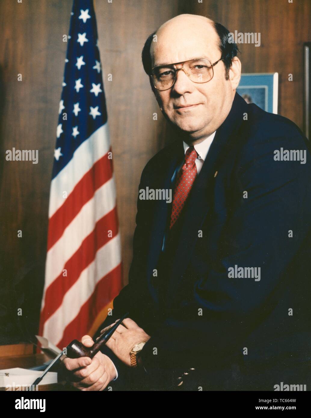 Portrait von James R Thompson Jr, der fünften Direktor des NASA Marshall Space Flight Center, Huntsville, Alabama, 1989. Mit freundlicher Genehmigung der Nationalen Luft- und Raumfahrtbehörde (NASA). () Stockfoto