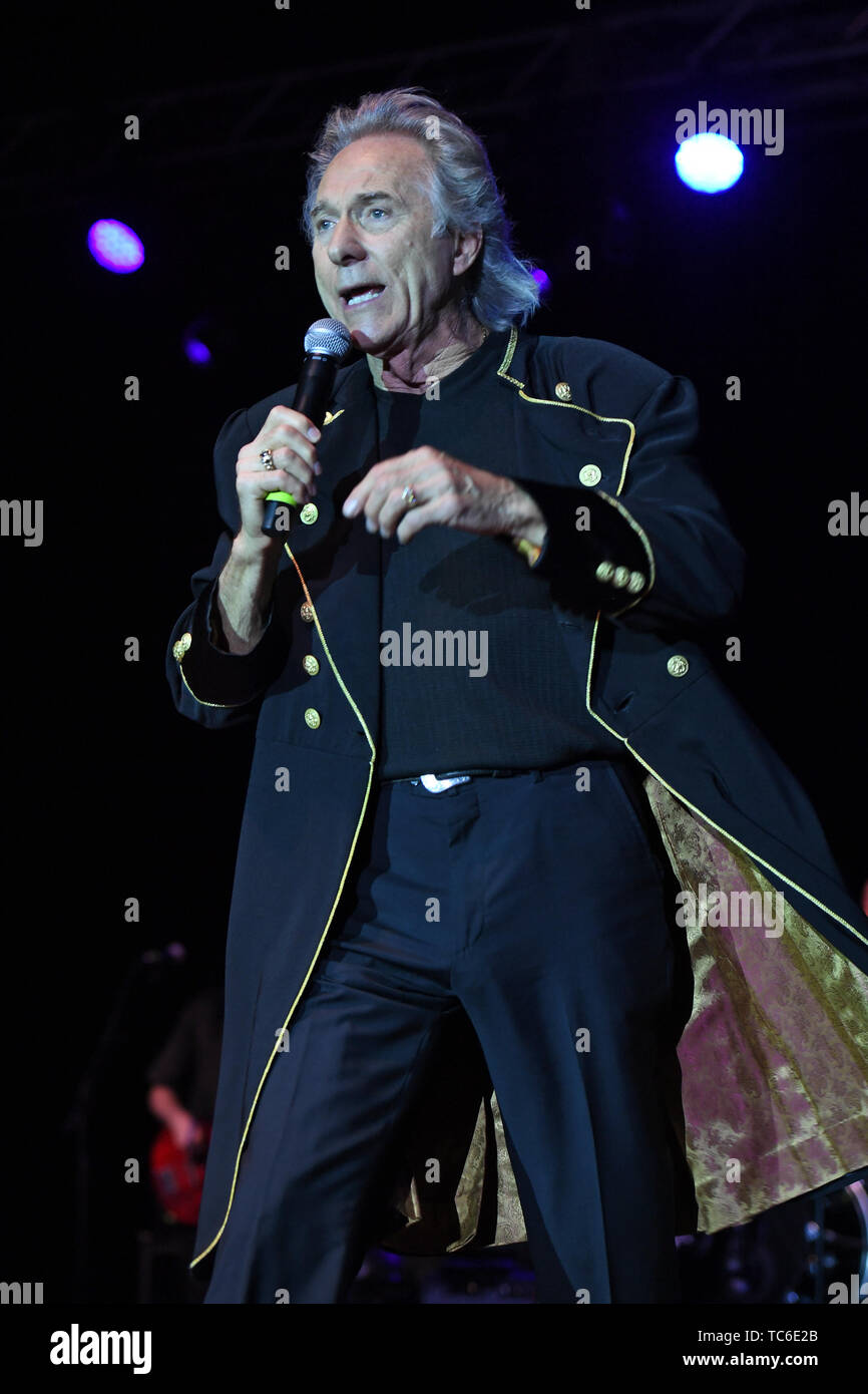 Pompano Beach, FL, USA. 04 Juni, 2019. Gary Puckett führt während der Happy Together Tour am Pompano Beach Amphitheater am Juni 4, 2019 in Pompano Beach, Florida Credit: MPI04/Medien Punch/Alamy leben Nachrichten Stockfoto