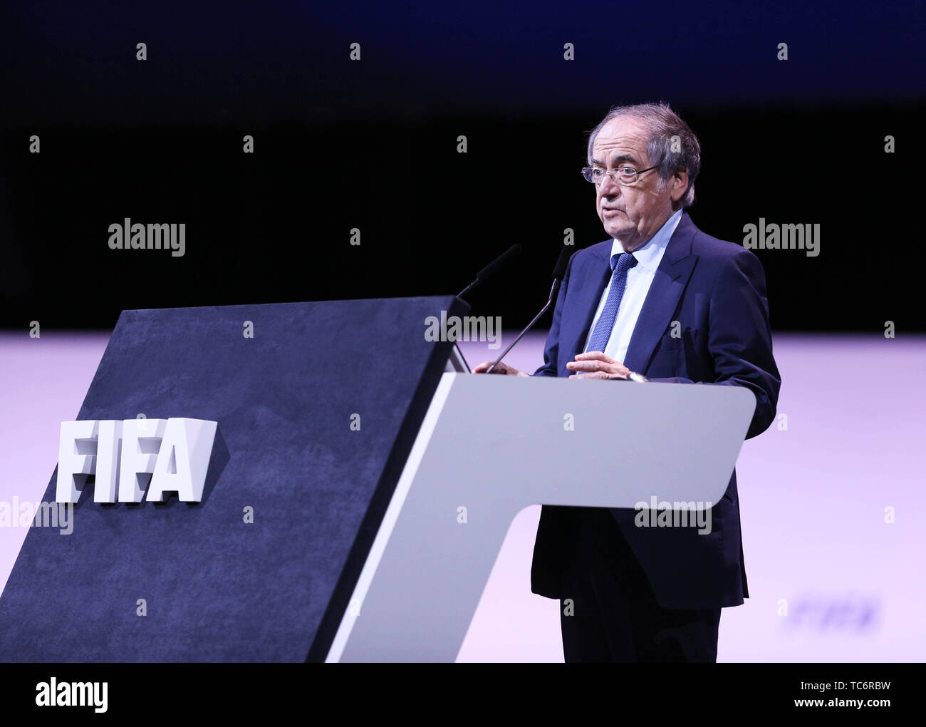 Paris. 6. Juni, 2019. Französischer Fußballverband Präsident Noel Le Tolles liefert eine Rede während der FIFA Frauen Fußball-Convention in Paris am 6. Juni 2019. Credit: Gao Jing/Xinhua/Alamy leben Nachrichten Stockfoto