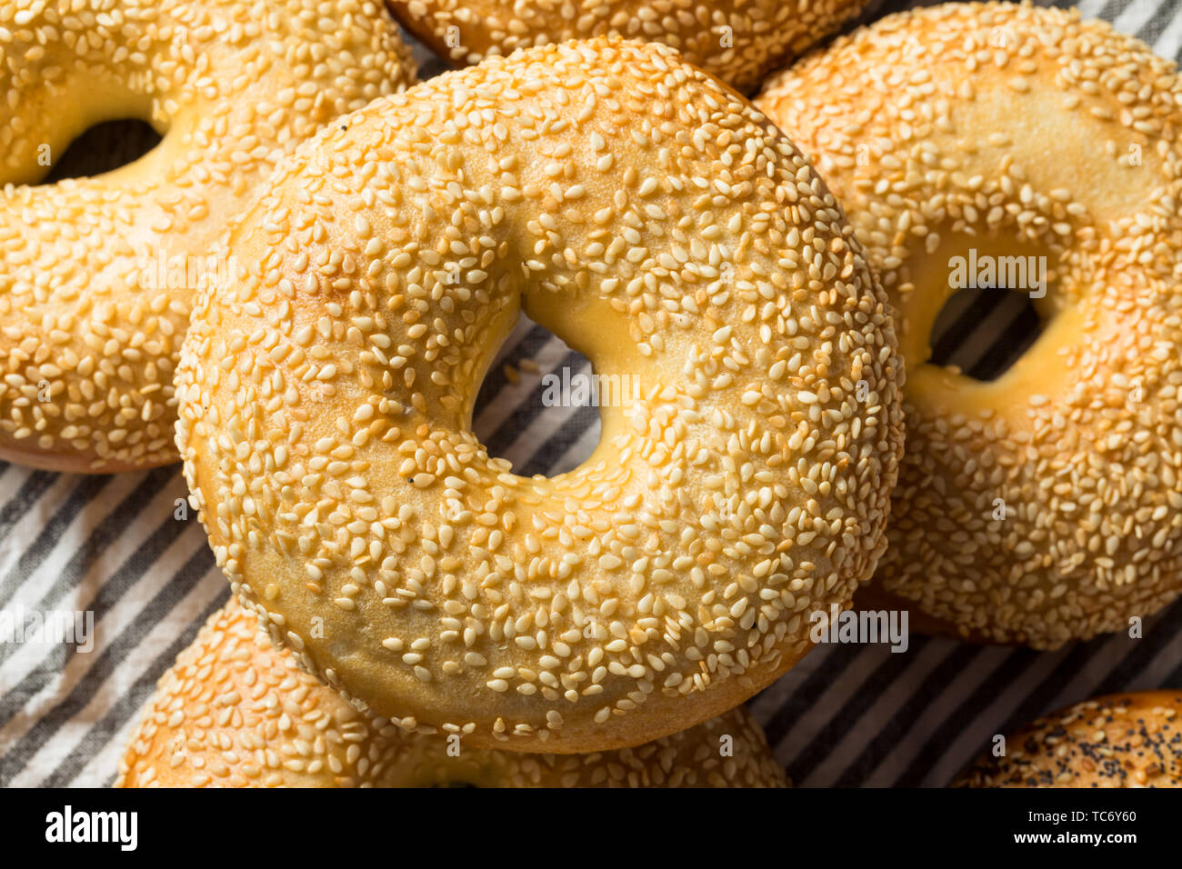 Hausgemachte Sesamsamen Bagels bereit zu Essen Stockfoto