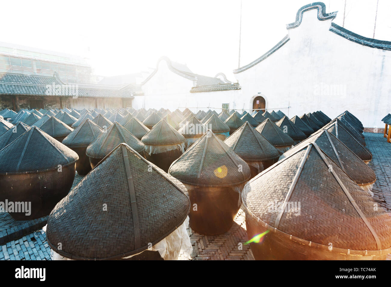 Traditioneller Chinesischer Wein Gärung Dosen Stockfoto