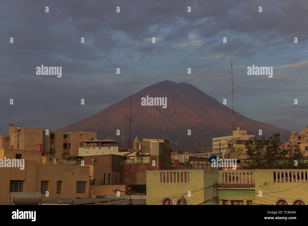 Blick über Arequipa und der Baum Vulkane, Peru Stockfoto