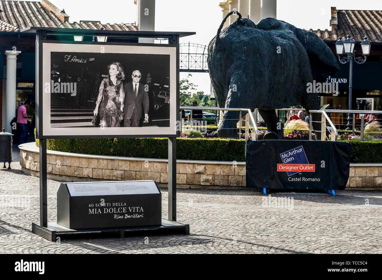 Rom, 40 Aufnahmen von meinem Dolce Vita', die Rino Barillari Ausstellung in Castel Romano Outlet Stockfoto