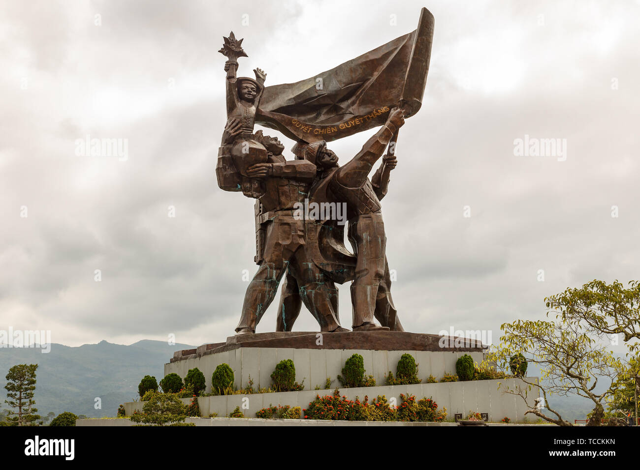 Dien Bien Phu, Vietnam - November 24, 2018: Die Schlacht von Dien Bien Phu Sieg Statue in D1-Hügel. Eine berühmte historische Ort der Schlacht von Dien Bien Stockfoto