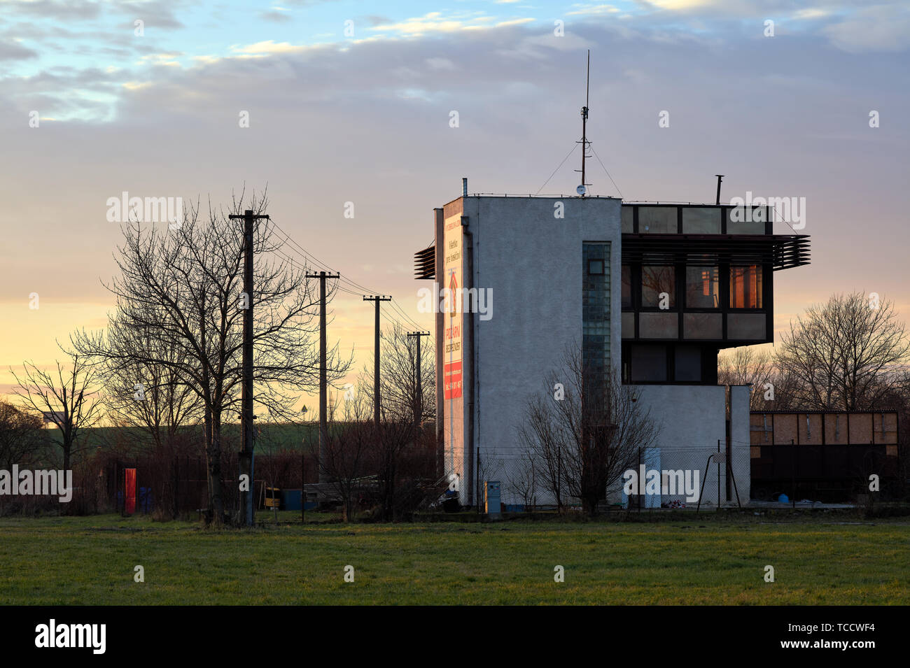 Hochhaus in der Nähe Devinska Nova Ves, Slowakei Stockfoto