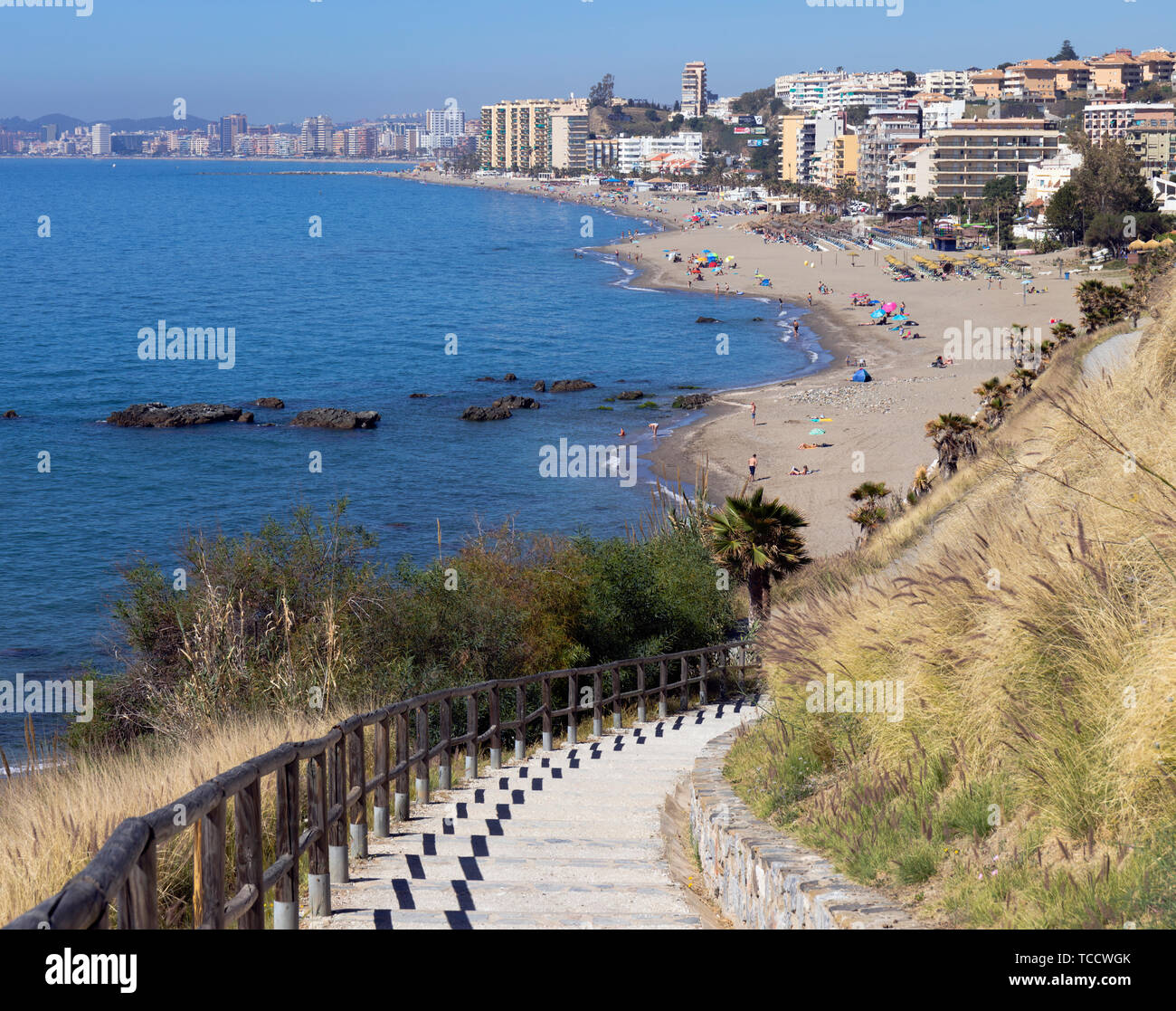 Stufen, die hinunter zum Strand, Carvajal Carvajal, Costa del Sol, Provinz Malaga, Andalusien, Südspanien. Stockfoto