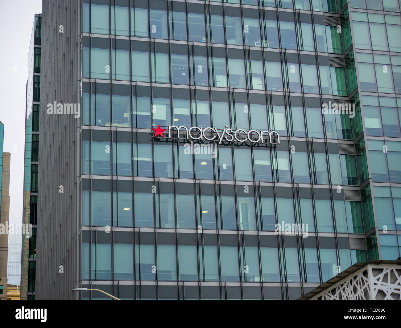 Macys.com Logo auf die Gebäude in der Innenstadt von San Francisco. Stockfoto