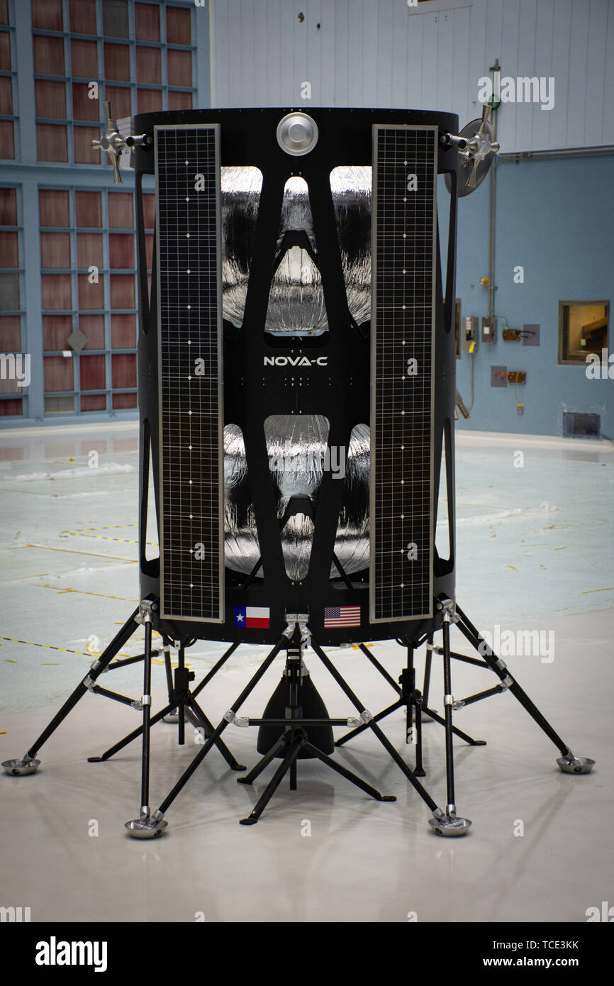 Die Nova-C Lunar Lander von der intuitiven Maschinen entworfen für die NASA Commercial Lunar Nutzlast Dienstleistungen Artemis Programm auf Anzeige am Goddard Space Flight Center und dem 31. Mai 2019 in Greenbelt, Maryland. Der Lander war einer von drei kommerzielle Anbieter, die von der NASA ausgewählt eine Nutzlast auf der Mondoberfläche bis 2014 tragen. Stockfoto
