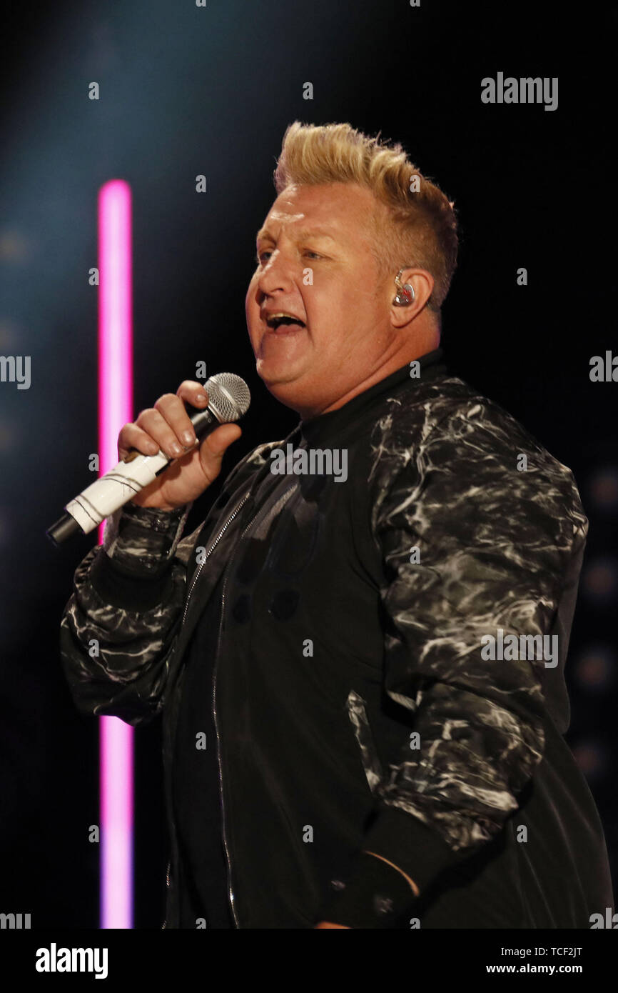 Juni 6, 2019 - Nashville, Tennessee, USA - 06. Juni 2019 - Nashville, Tennessee - Rascal Flatts. Gary LeVox. 2019 CMA Music Fest abendliches Konzert statt bei Nissan Stadium. Foto: Friedrich Breedon/AdMedia (Credit Bild: © Friedrich Breedon/AdMedia über ZUMA Draht) Stockfoto