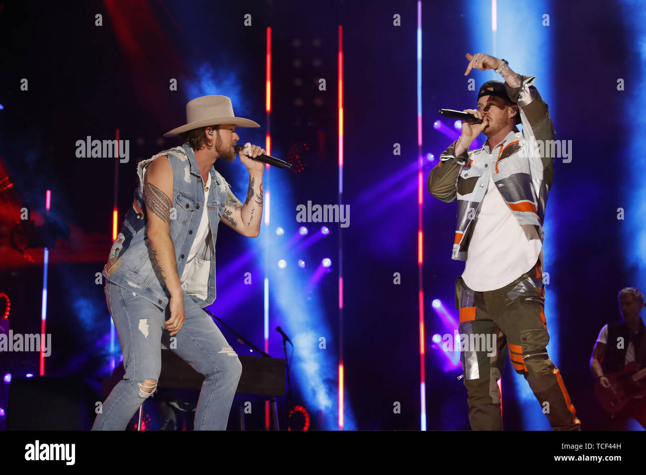 Juni 7, 2019 - Nashville, Tennessee, USA - 06. Juni 2019 - Nashville, Tennessee - Florida Georgia. Bryan Kelley. Tyler Hubbard. 2019 CMA Music Fest abendliches Konzert statt bei Nissan Stadium. Foto: Friedrich Breedon/AdMedia (Credit Bild: © Friedrich Breedon/AdMedia über ZUMA Draht) Stockfoto