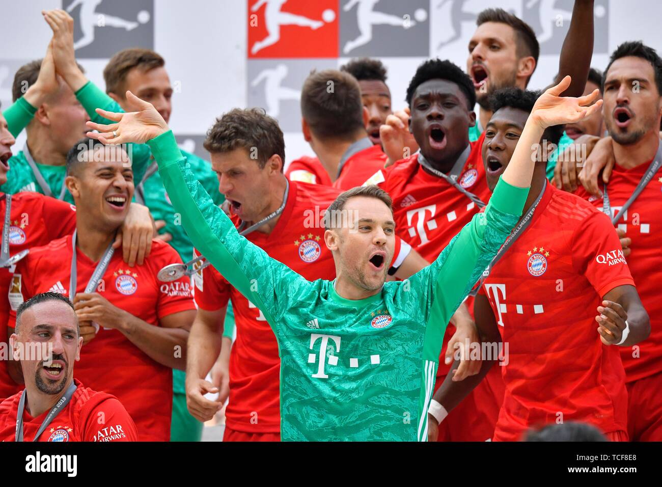 Torhüter Manuel Neuer FC Bayern München, Jubel, Meisterfeier 2019, FC Bayern München ist die deutsche Bundesliga Meister zum 29. Mal, Allianz-Arena, M Stockfoto