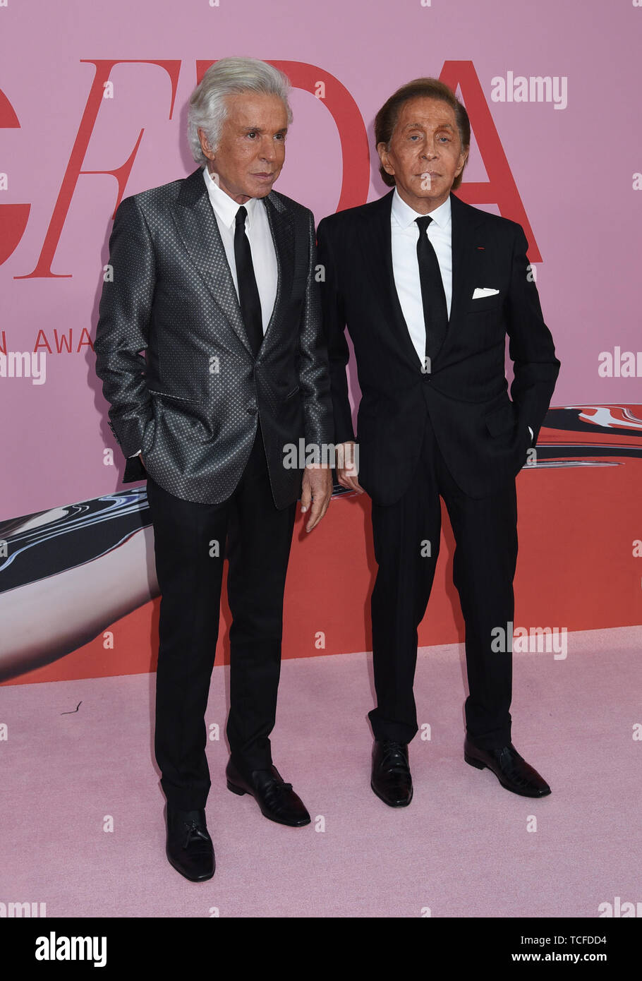 Juni 2019 – New York, NY, USA – 03. Juni 2019 – New York, New York – Giancarlo Giammetti und Valentino Garavani. 2019 CFDA Awards im Brooklyn Museum. Foto: LJ Fotos/AdMedia (Foto: © LJ Fotos/AdMedia) Stockfoto