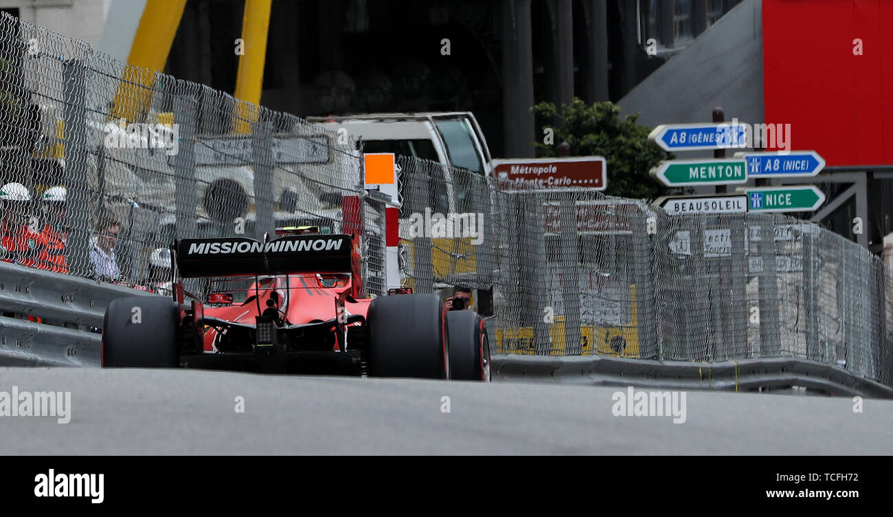 Ferrari's Charles LeClerc während der ersten Praxis auf dem Circuit de Monaco, Monaco Stockfoto