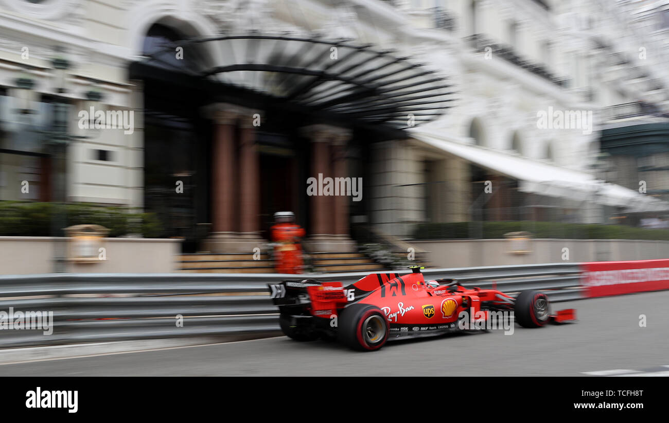 Ferrari's Charles LeClerc während der ersten Praxis auf dem Circuit de Monaco, Monaco Stockfoto