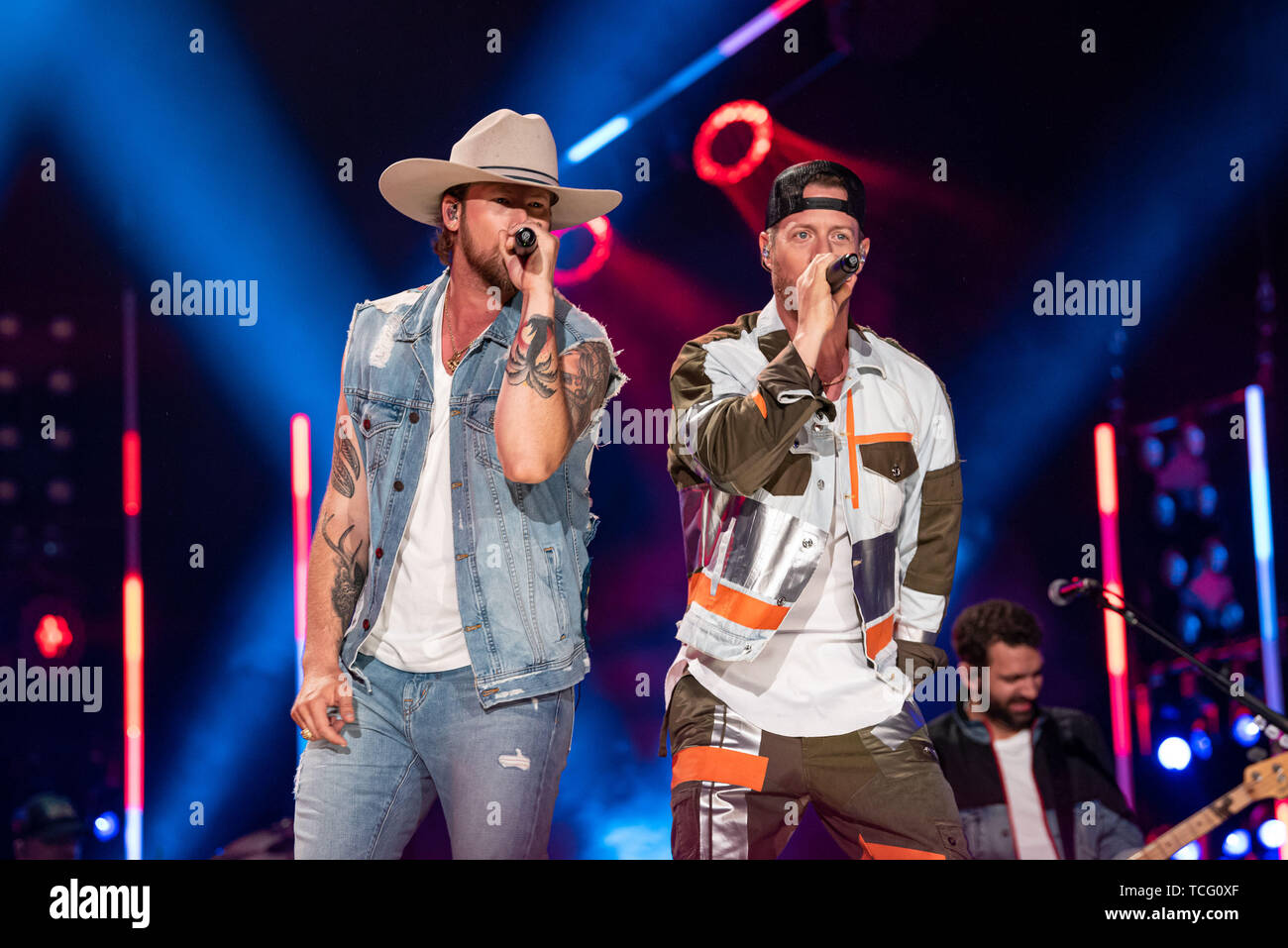 NASHVILLE, TENNESSEE - Juni 06: Brian Kelley und Tyler Hubbard von Florida Georgia Line auf der Bühne bei Tag 1 von 2019 CMA Music Festival durchführen am Juni 06, 2019 in Nashville, Tennessee. Foto: Andrew Wendowski für imageSPACE/MediaPunch Stockfoto