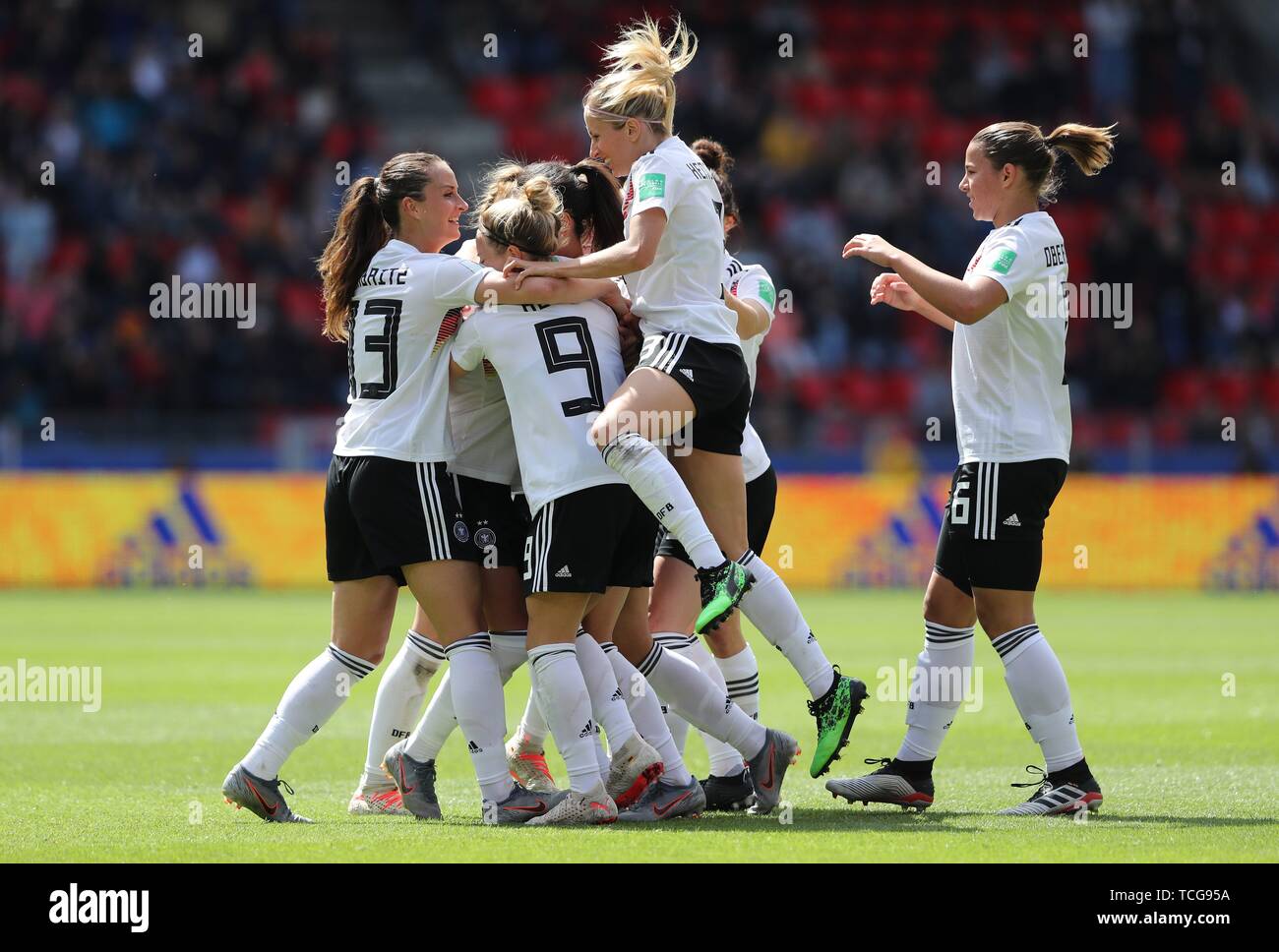 Rennes, Frankreich. 08 Juni, 2019. firo: 08.06.2019, Fußball, Frauen, Frauen, 2018/2019, FIFA WM in Frankreich, Women's World Cup, Nationalmannschaft, Deutschland, GER - China Jubel nach Deutschland für 1:0, GWINN | Verwendung der weltweiten Kredit: dpa/Alamy leben Nachrichten Stockfoto