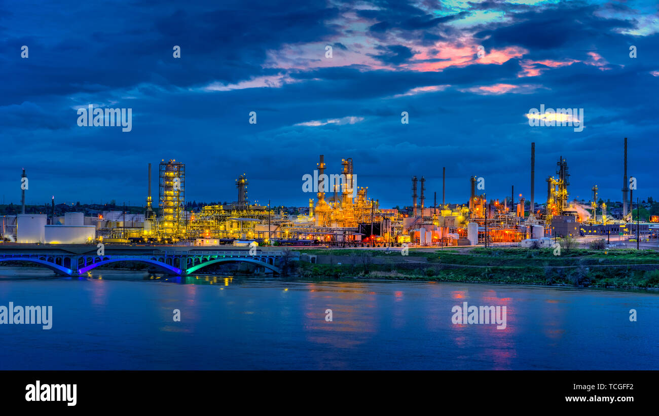 Die Calumet Raffinerie auf dem Missouri River in Great Falls, Montana, USA, Amerika. Stockfoto