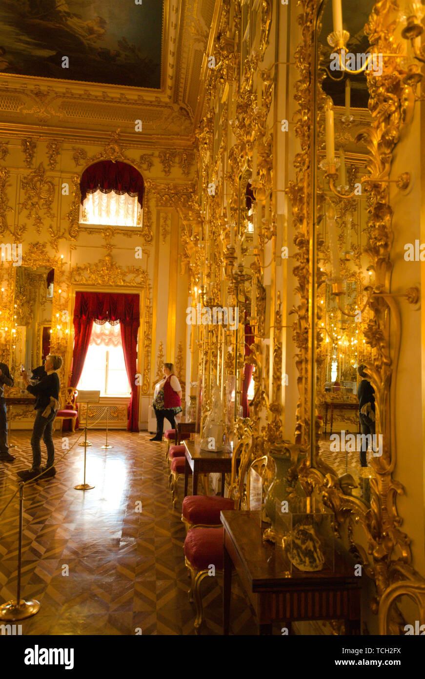Opulentes Interieur des Großen Palastes Peterhof, Petrodvorets, Sankt Petersburg, Russland Stockfoto