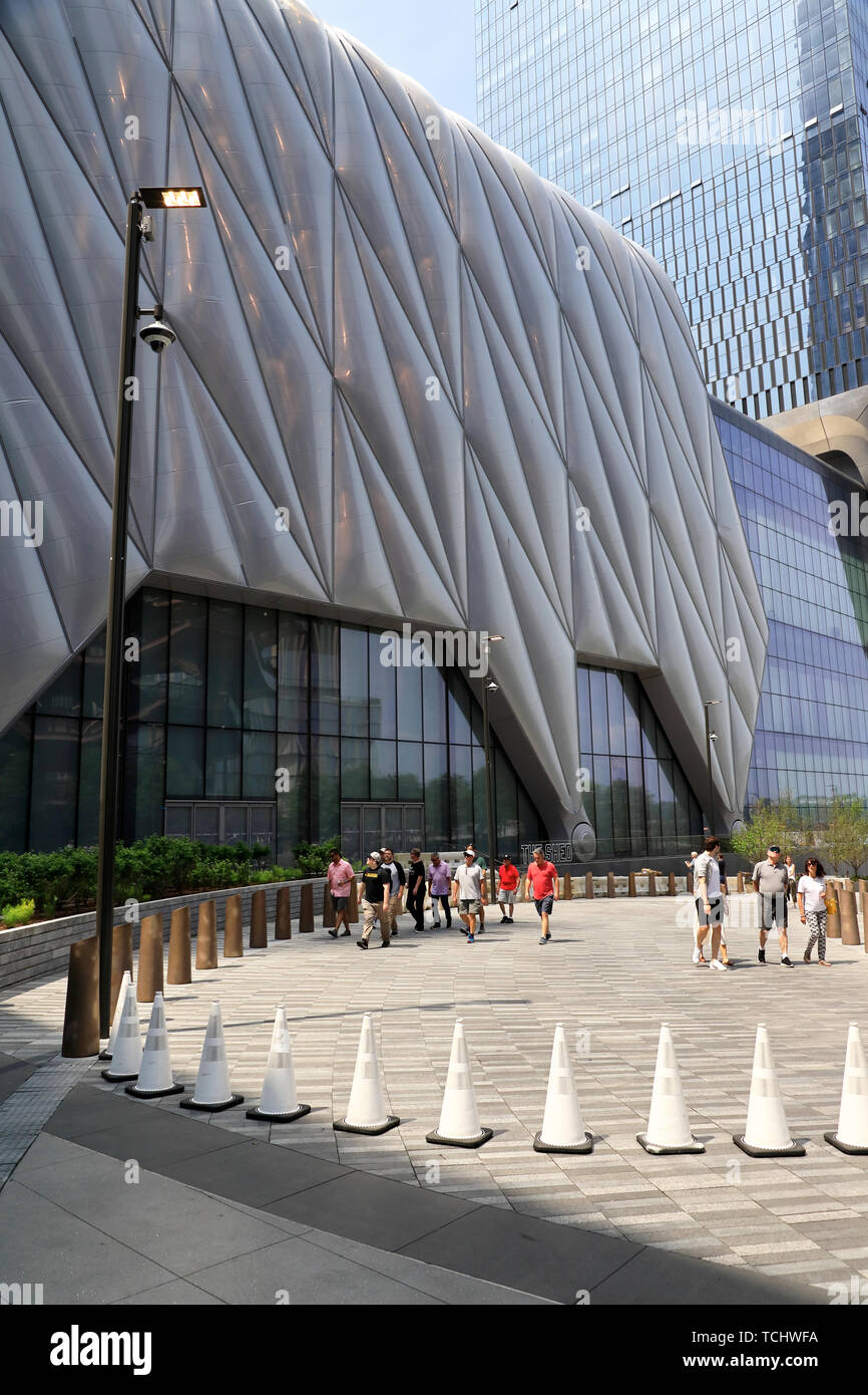 Der Schuppen, eine darstellende Kunst, bildende Kunst und Popkultur Zentrum mit einem erweiterbaren Shell in Hudson Yards. New York City New York, USA Stockfoto