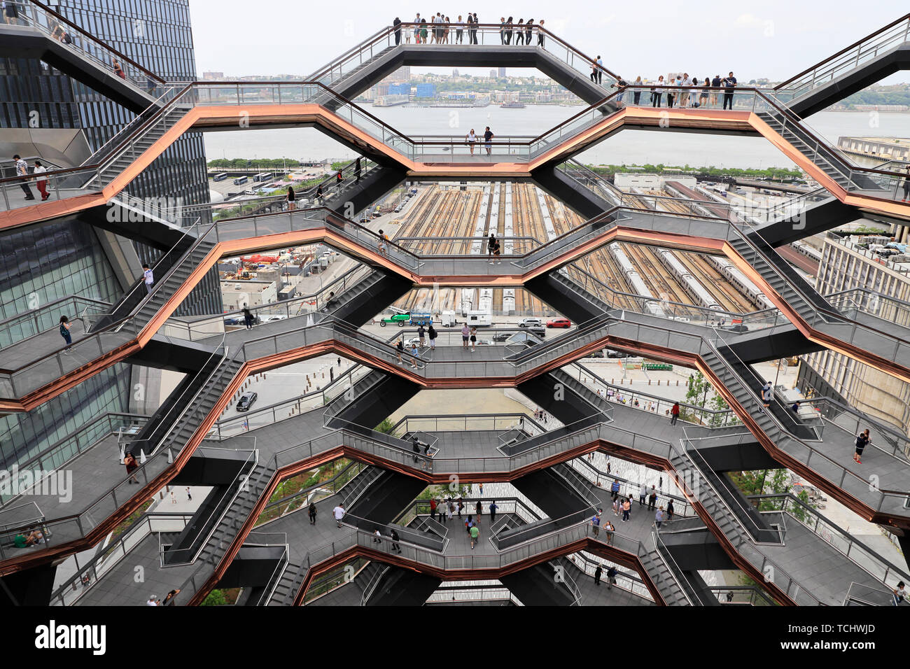 seine-vessel-the-vessel-in-new-york-colorfulcities-de