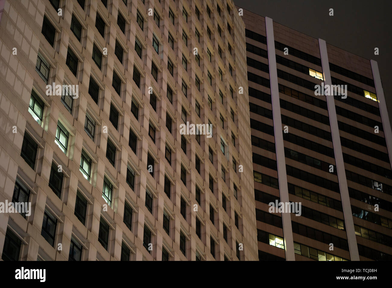 Central, Hongkong, China, 20., Januar, 2019: Die Nacht der Gebäude in Hongkong Central. Stockfoto