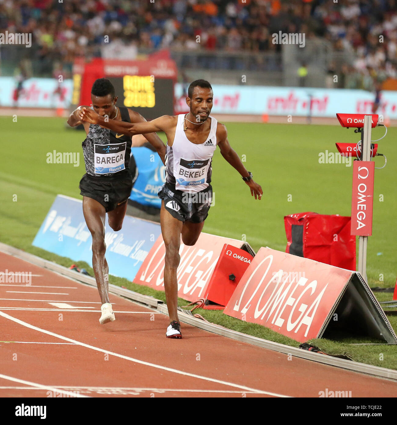 Rom, Italien, Juni 06: Telahun Haile Bekele und Selemon Barega von Äthiopien in der Männer 5000 m Fall konkurrieren während der iaaf Diamond League 2019 Golden Ga Stockfoto