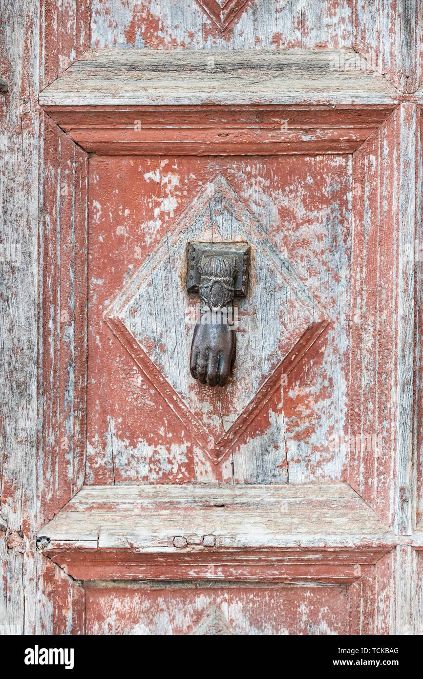 Alte Tür mit Türklopfer in Form einer Hand, Alhambra, Granada, Andalusien, Spanien Stockfoto