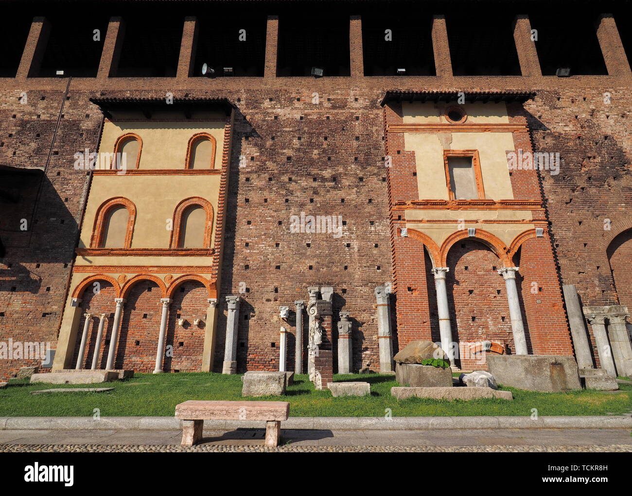 Mailand (Lombardei, Italien): interne Hof der mittelalterlichen Burg, bekannt als das Castello Sforzesco (am Ende des 15. Jahrhunderts gebaut). Stockfoto