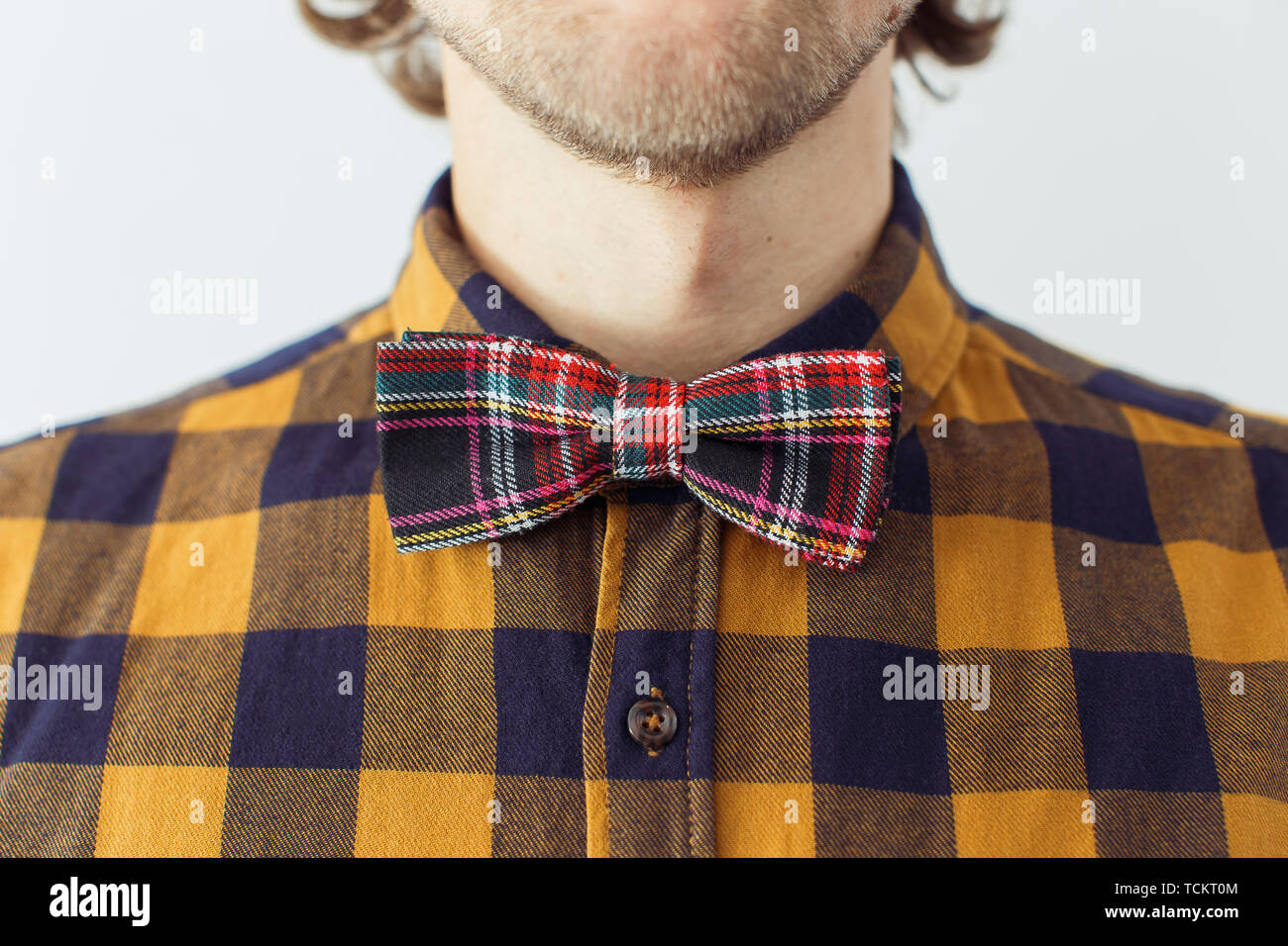 Mann mit Bart tragen bowtie, hipster Style Stockfoto